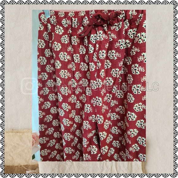 New Bohemian block print tapered ankle pant with elastic waist - Picture 2 of 3